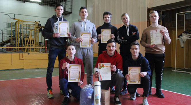 Ученики СШ №1 победили в спортивном конкурсе «А ну-ка, парни»