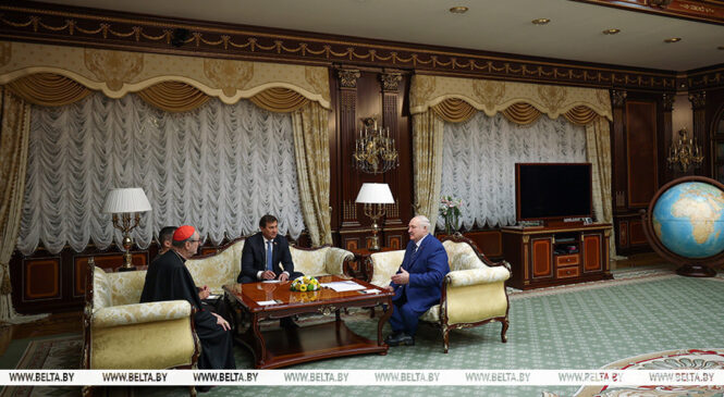 Александр Лукашенко и спецпосланник Папы Римского Гуджеротти подтвердили важность диалога для взаимопонимания в мире