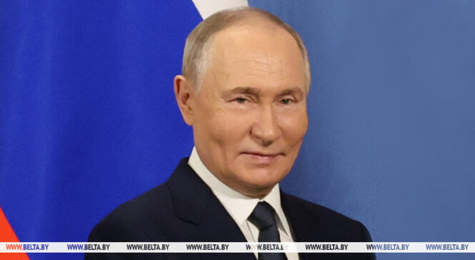 Александр Лукашенко поздравил Президента России Владимира Путина с днем рождения