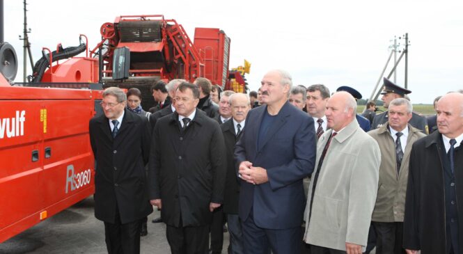 Президент Лукашенко — ОАО «Отечество» в Пружанском районе является образцом финишной переработки картофеля