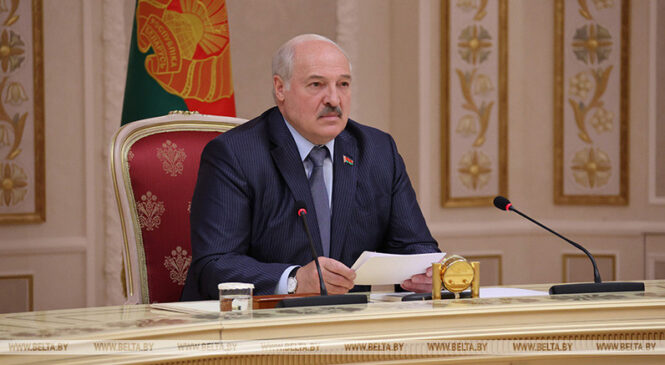 Лукашэнка і Пуцін дамовіліся вельмі жорстка кантраляваць працэс імпартазамяшчэння