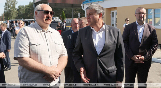 Пра віды на ўраджай, падтрымку вяскоўцаў і імпартазамяшчэнне. Пра што гаварыў Лукашэнка ў ААТ «Жураўлінае» Пружанскага раёна