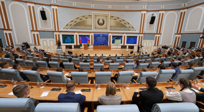 Гісторыя ад Першай асобы. Галоўныя акцэнты і падрабязнасці адкрытага ўрока Лукашэнкі ў Дзень ведаў