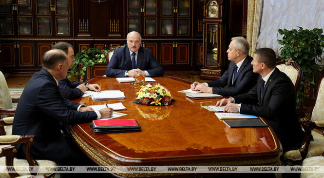 Лукашэнка паставіў задачу забяспечыць бяспеку ў выпадку кібератак, але не ствараць для гэтага новыя цэнтры