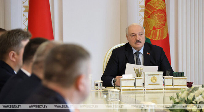 Упраўленцы мясцовай вертыкалі, дырэктары прадпрыемстваў і намеснікі міністраў. Кадравы дзень у Прэзідэнта