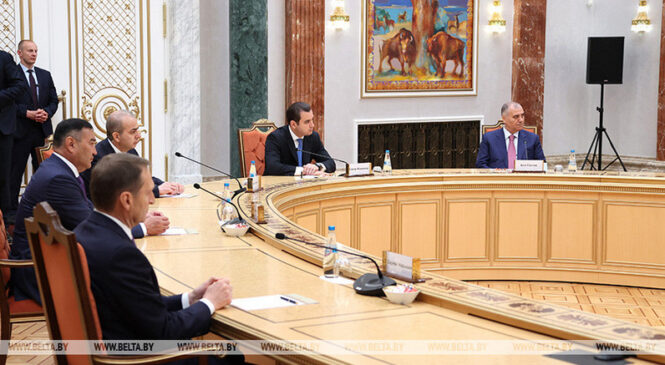 Лукашэнка сустрэўся з кіраўнікамі спецслужбаў краін СНД