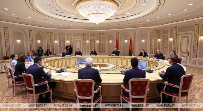 Лукашэнка — губернатару Калінінградскай вобласці: раздзяліць нас штучнымі бар’ерамі не атрымаецца