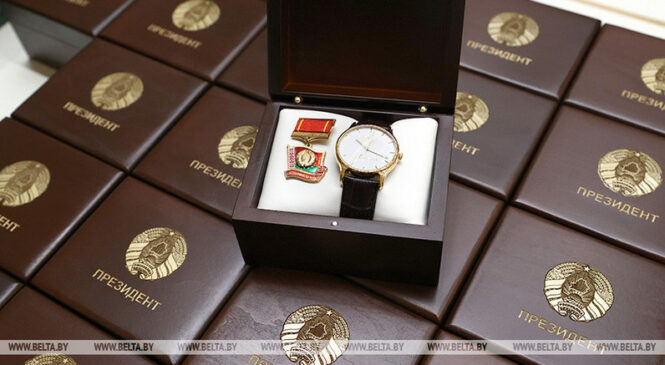 Лукашэнка: у Беларусі абарона Радзімы была і будзе ў руках мужных і адважных людзей