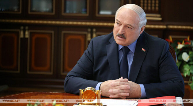 Валаам, малочныя «таблеткі», страсці па ААН і кадравы дзень. Вынікі звышнасычанага тыдня Прэзідэнта