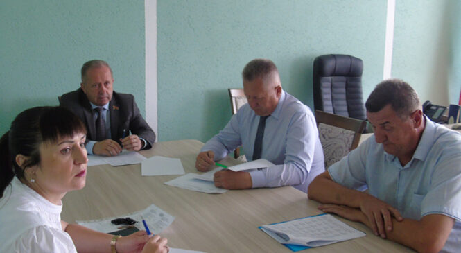 Прыём грамадзян у Пружанах правёў старшыня Брэсцкага абласнога Савета дэпутатаў Юрый Наркевіч. Падрабязнасці сустрэчы