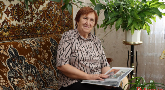 Павіншаваць любімых настаўнікаў праз «раёнку» вырашылі выпускнікі-1978 Роўбіцкай СШ