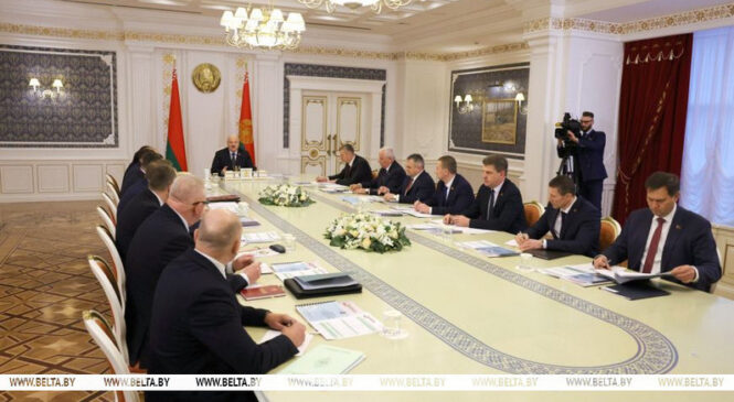 Як павінны прайсці прэзідэнцкія выбары ў Беларусі і каму нельга расслабляцца. Падрабязнасці нарады ў Лукашэнкі