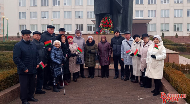 Мітынг у Дзень Кастрычніцкай рэвалюцыі правялі ў Пружанах