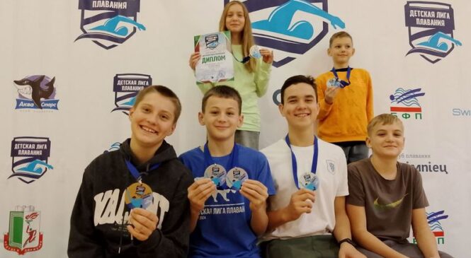Нашы плыўцы зноў на вышыні!