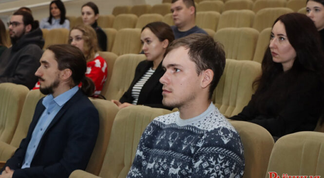 Дэпутаты сустракаюцца з моладдзю