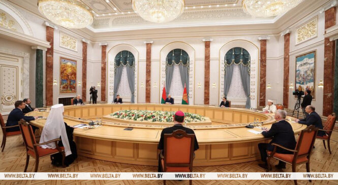 О конфессиональных центрах, религиозном образовании и общих ценностях. Подробности встречи у Александра Лукашенко