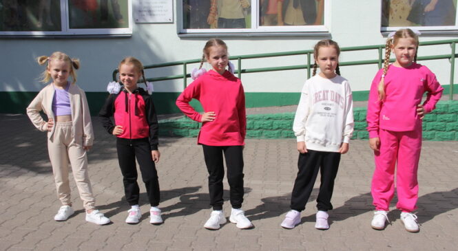 Магазін «Дзіцячы свет» падрыхтаваў паказ школьнага адзення дзелавога стылю