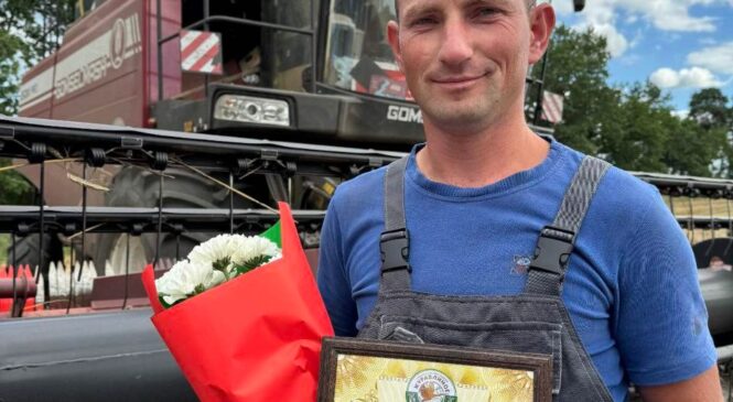 Спасатель за рулем комбайна