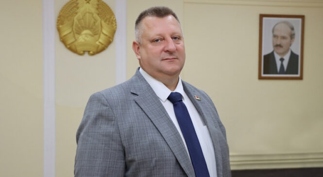 Для руководителя района все сферы деятельности одинаково значимы — от экономики до социальной составляющей. Каким был 2025 год? О результатах и перспективах на будущее рассказал председатель райисполкома Михаил Гришкевич