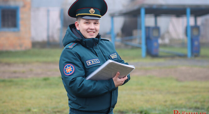 В этом году Пружанский районный отдел по чрезвычайным ситуациям принял в свой коллектив нового молодого специалиста Павла Дивашука