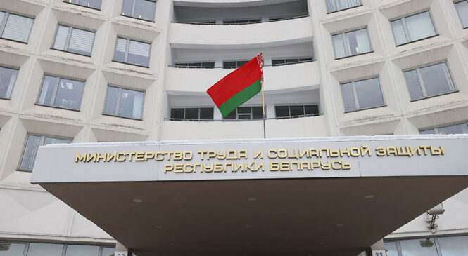 В Минтруда составили портрет современного социального работника