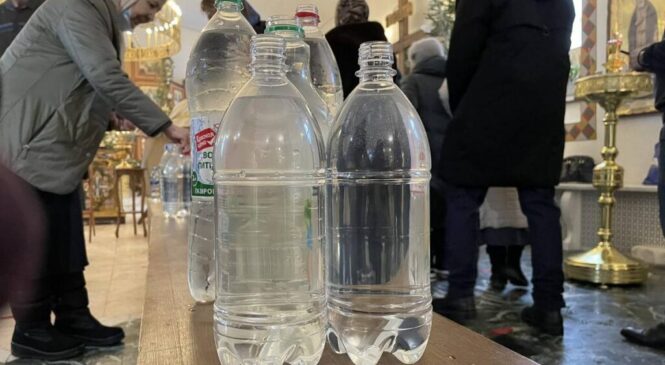 Крещенская вода: как хранить, пить и что делать, если испортилась