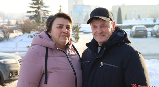 Корреспонденты спросили у жителей района: как по их мнению службы справляются с такой зимой и готовы ли они сами адаптироваться к ее суровым условиям?