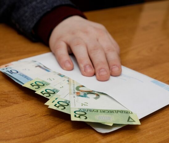 Больничные, стаж и взносы: на что теперь могут рассчитывать самозанятые и адвокаты?