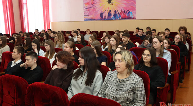 На базе средней школы № 1 г. Пружаны имени Краснознаменного Белорусского военного округа прошел информационный час в рамках республиканского образовательного проекта «Школа Активного Гражданина»