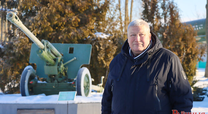 Подполковник в отставке Александр Иванович Инчин — сын советского офицера, выросший среди артиллерийских расчетов, армейских казарм и серьезной закалки, продолжил военную династию