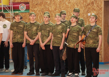 На базе ДЮСШ № 1 г. Пружаны прошел районный конкурс «А ну-ка, парни!», посвященный Дню защитников Отечества и Вооруженных Сил Республики Беларусь