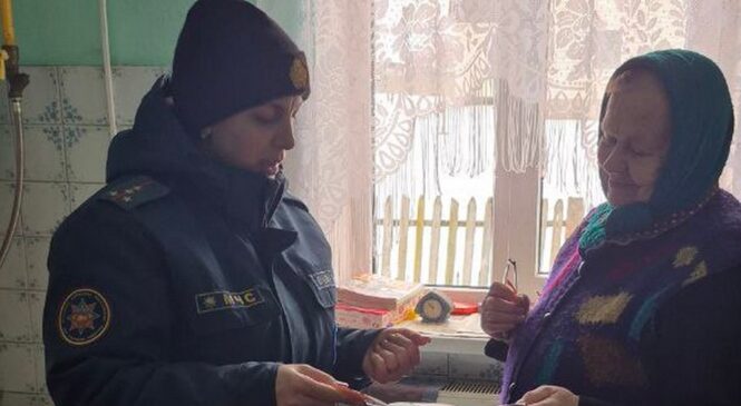 Безопасность в каждый дом: спасатели Пружанщины проводят профилактическую работу в жилом секторе