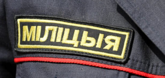 Малады сусед «не паспявае» выйсці з дому і ўжо ў ліфце смаліць электронную цыгарэту. Ці праўда дазволена гэтак рабіць?