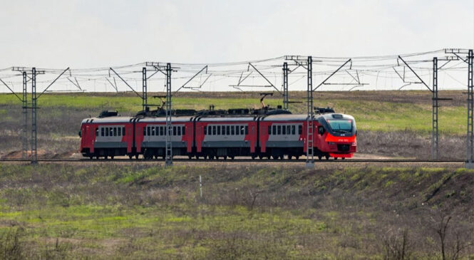 Дополнительные поезда свяжут Витебск, Оршу и Смоленск в День единения народов Беларуси и России