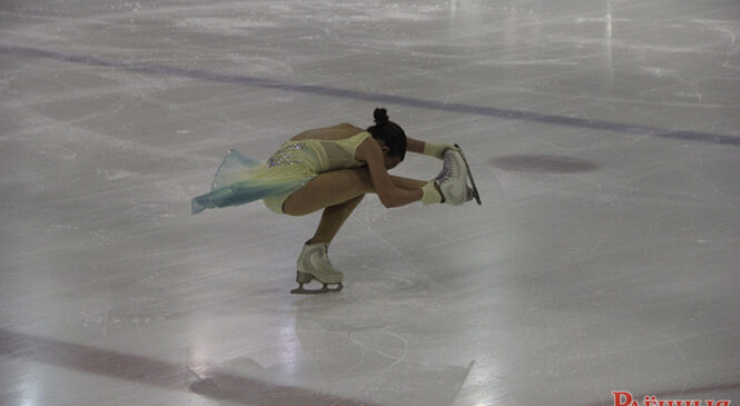Четвертый этап открытого первенства Республики Беларусь по фигурному катанию среди юношей и девушек «Звездочка» прошел в Ледовом дворце г. Пружаны