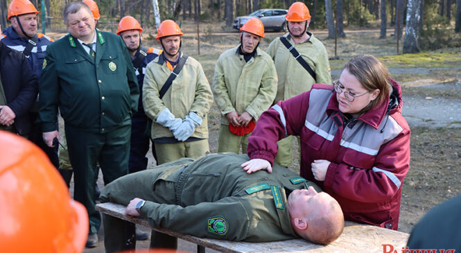 На базе Березовского лесничества Пружанского лесхоза прошел смотр готовности лесопожарных команд к пожароопасному сезону