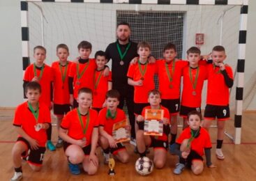 В городе Иваново между юношами 2015 г.р. и моложе прошло открытое первенство района по мини-футболу «Janov Open Cup». Среди участников соревнований была и наша команда, составленная из воспитанников ДЮСШ № 1 г. Пружаны