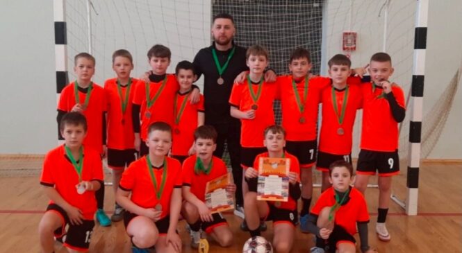 В городе Иваново между юношами 2015 г.р. и моложе прошло открытое первенство района по мини-футболу «Janov Open Cup». Среди участников соревнований была и наша команда, составленная из воспитанников ДЮСШ № 1 г. Пружаны