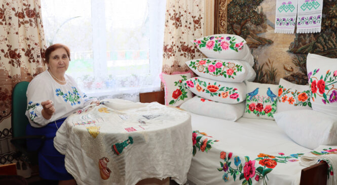 Свой юбілей адзначыла Народны майстар Рэспублікі Беларусь, харызматычная ткачыха і захавальніца найбагацейшых народных традыцый Людміла Яроцкая