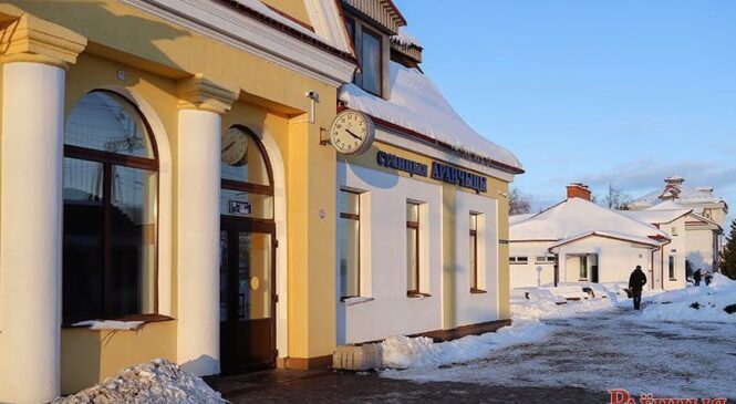 Белорусская железная дорога на апрельские и майские праздники назначила более 40 дополнительных поездов