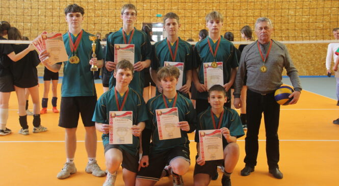 На базе ДЮСШ № 1 г. Пружаны прошел Кубок города по волейболу памяти А.Л. Гринюка среди средних школ