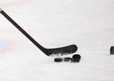 «Пружанские киты» в рамках любительской лиги Брестской области по хоккею с шайбой провели свой первый четвертьфинальный матч против ХК «Секачи» (г. Береза)