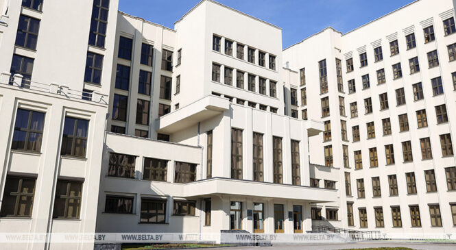 В Беларуси увеличена финансовая поддержка детей-сирот