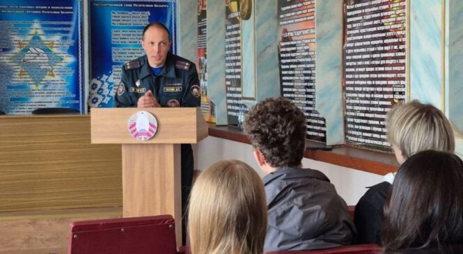 В Пружанах прошла профориентационная встреча со спасателями